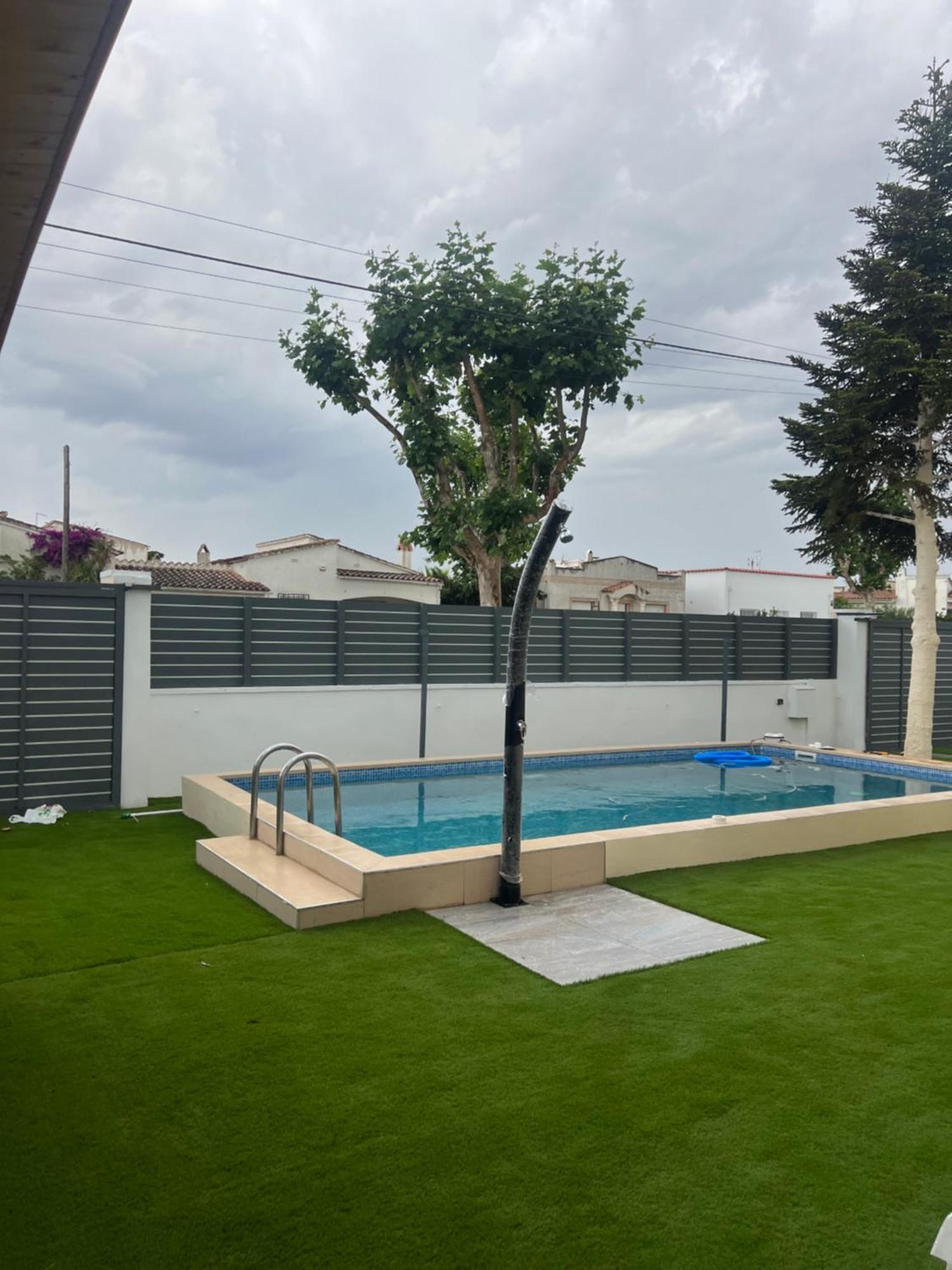 Requesens Playa Apartment เอมปูเรียบราบา ภายนอก รูปภาพ