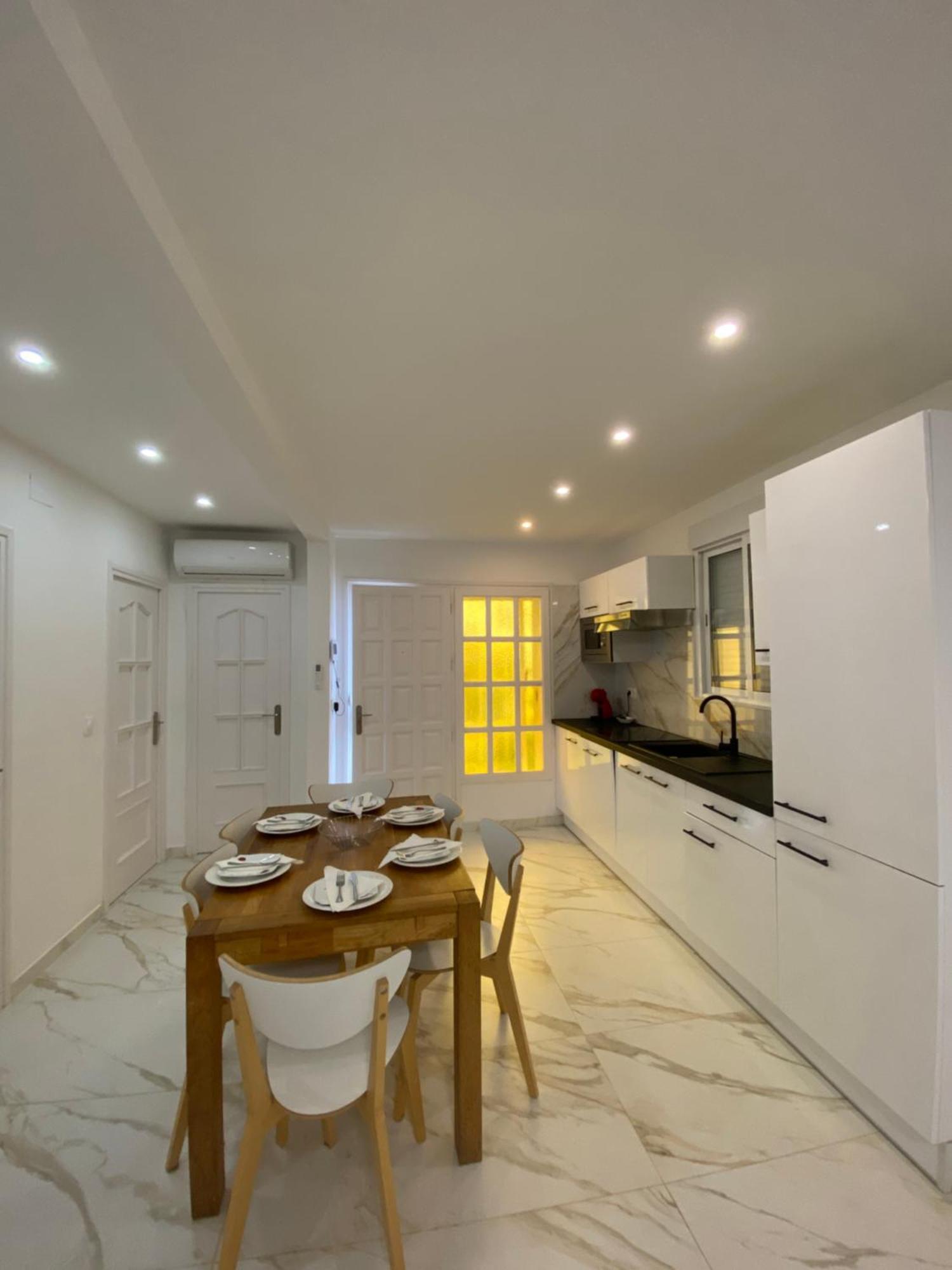 Requesens Playa Apartment เอมปูเรียบราบา ภายนอก รูปภาพ