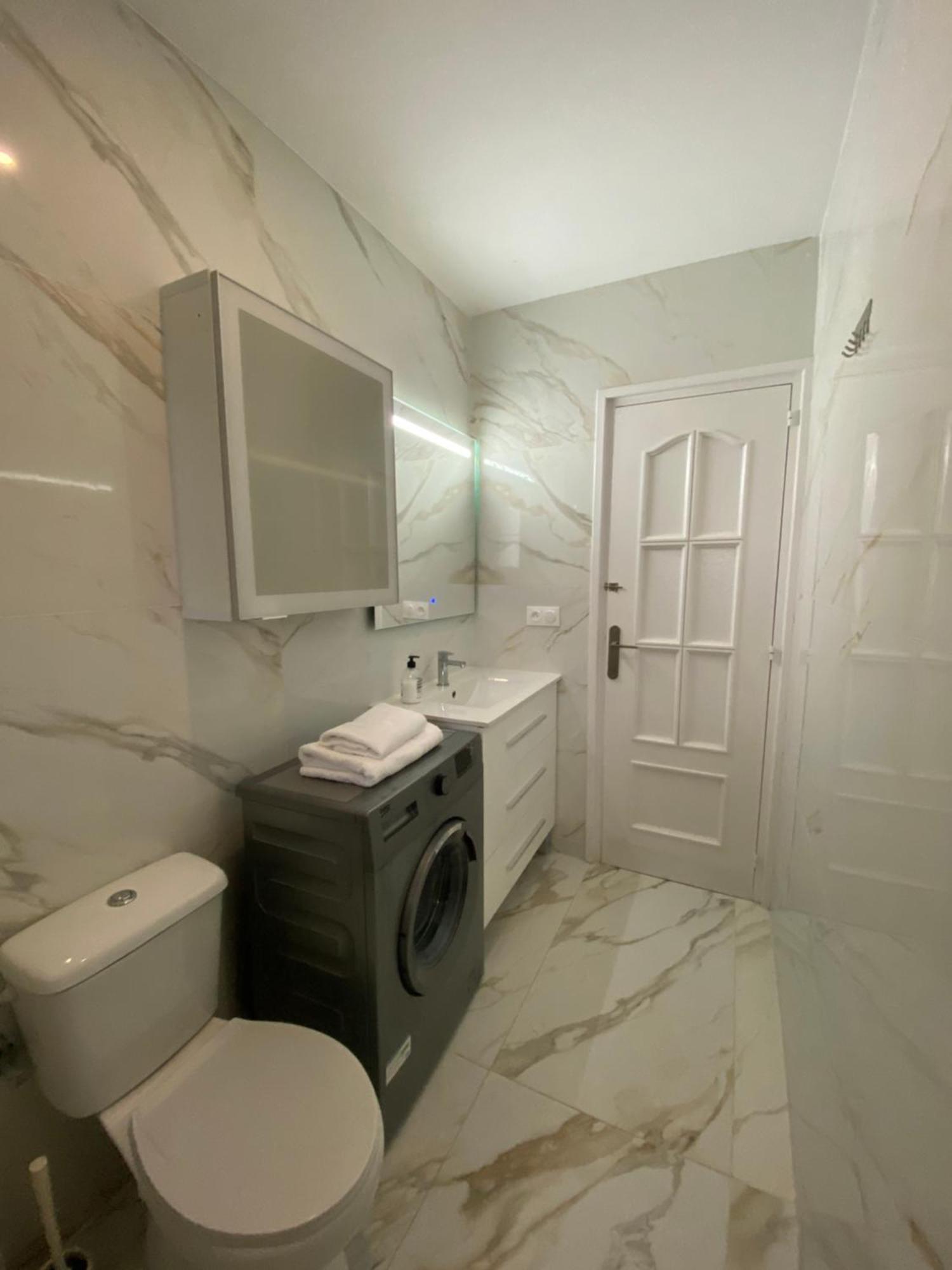 Requesens Playa Apartment เอมปูเรียบราบา ภายนอก รูปภาพ