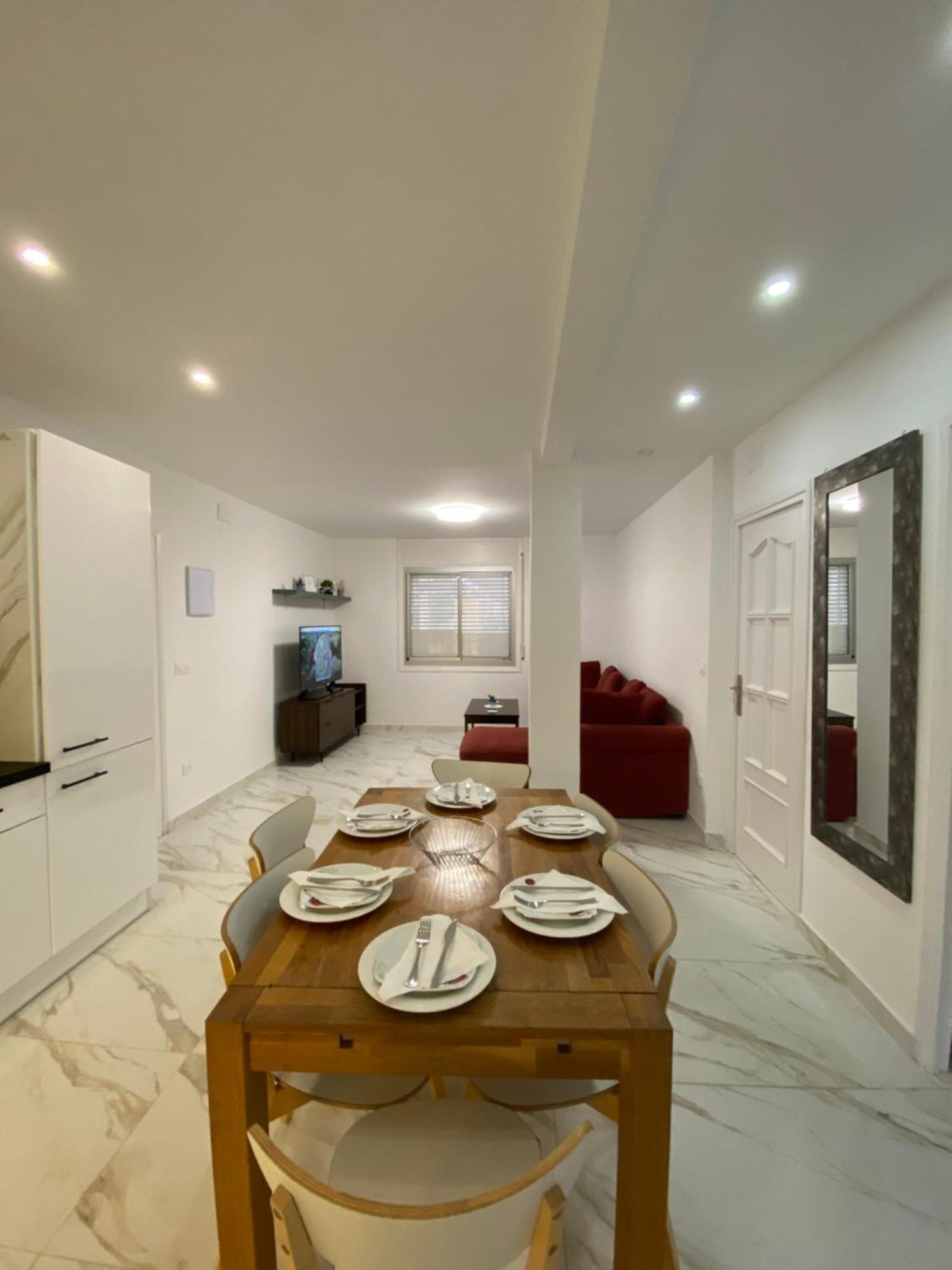 Requesens Playa Apartment เอมปูเรียบราบา ภายนอก รูปภาพ