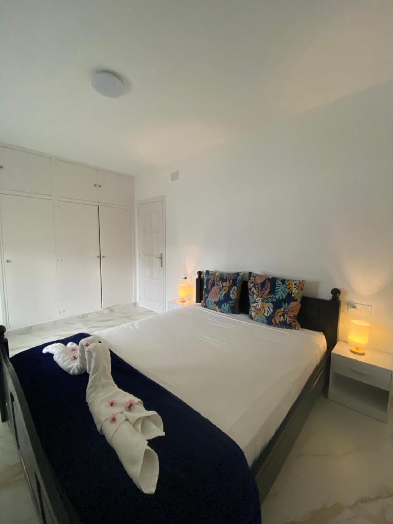 Requesens Playa Apartment เอมปูเรียบราบา ภายนอก รูปภาพ