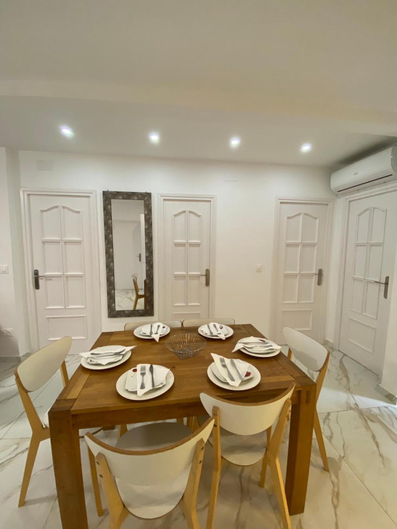 Requesens Playa Apartment เอมปูเรียบราบา ภายนอก รูปภาพ