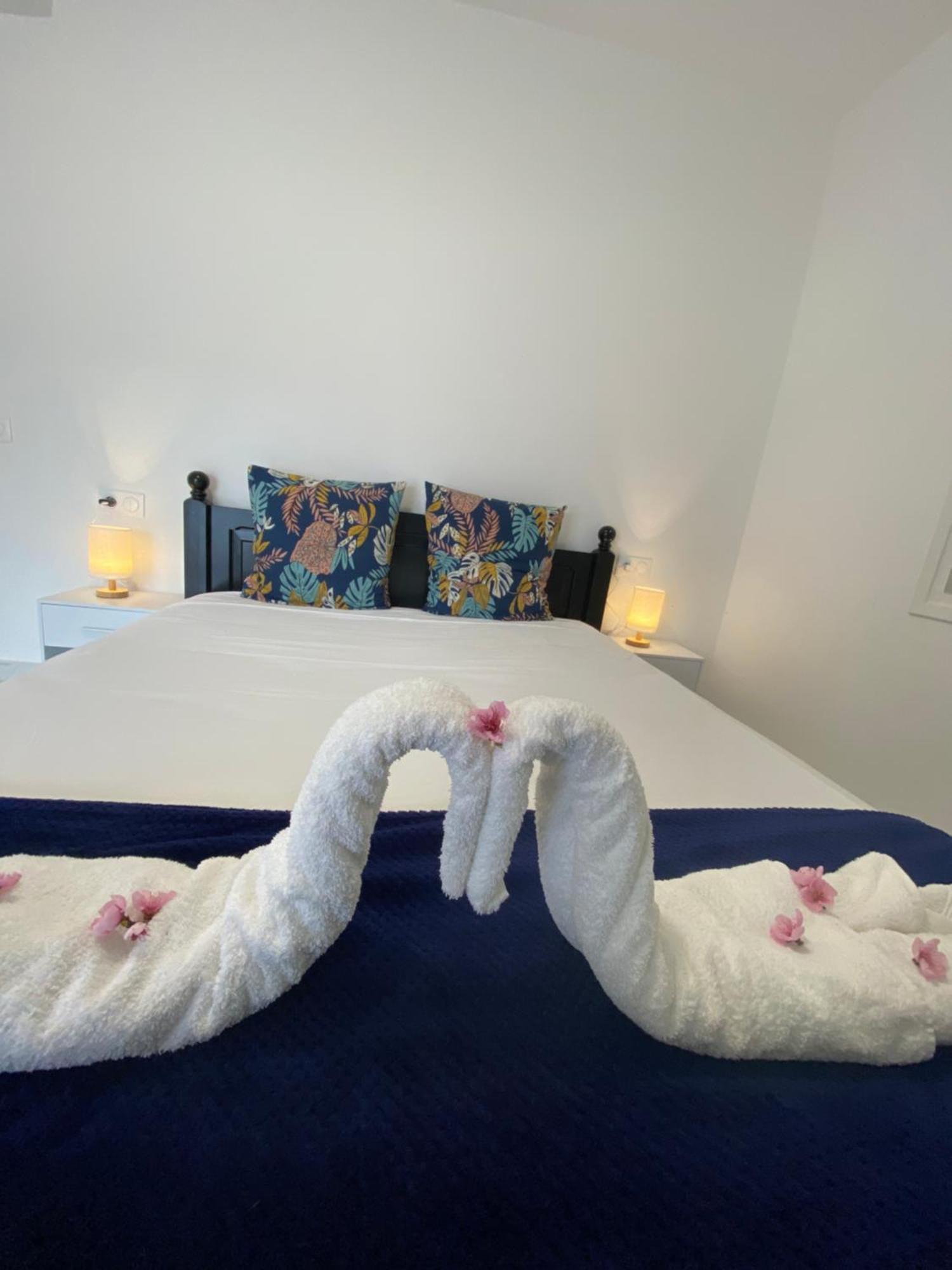 Requesens Playa Apartment เอมปูเรียบราบา ภายนอก รูปภาพ