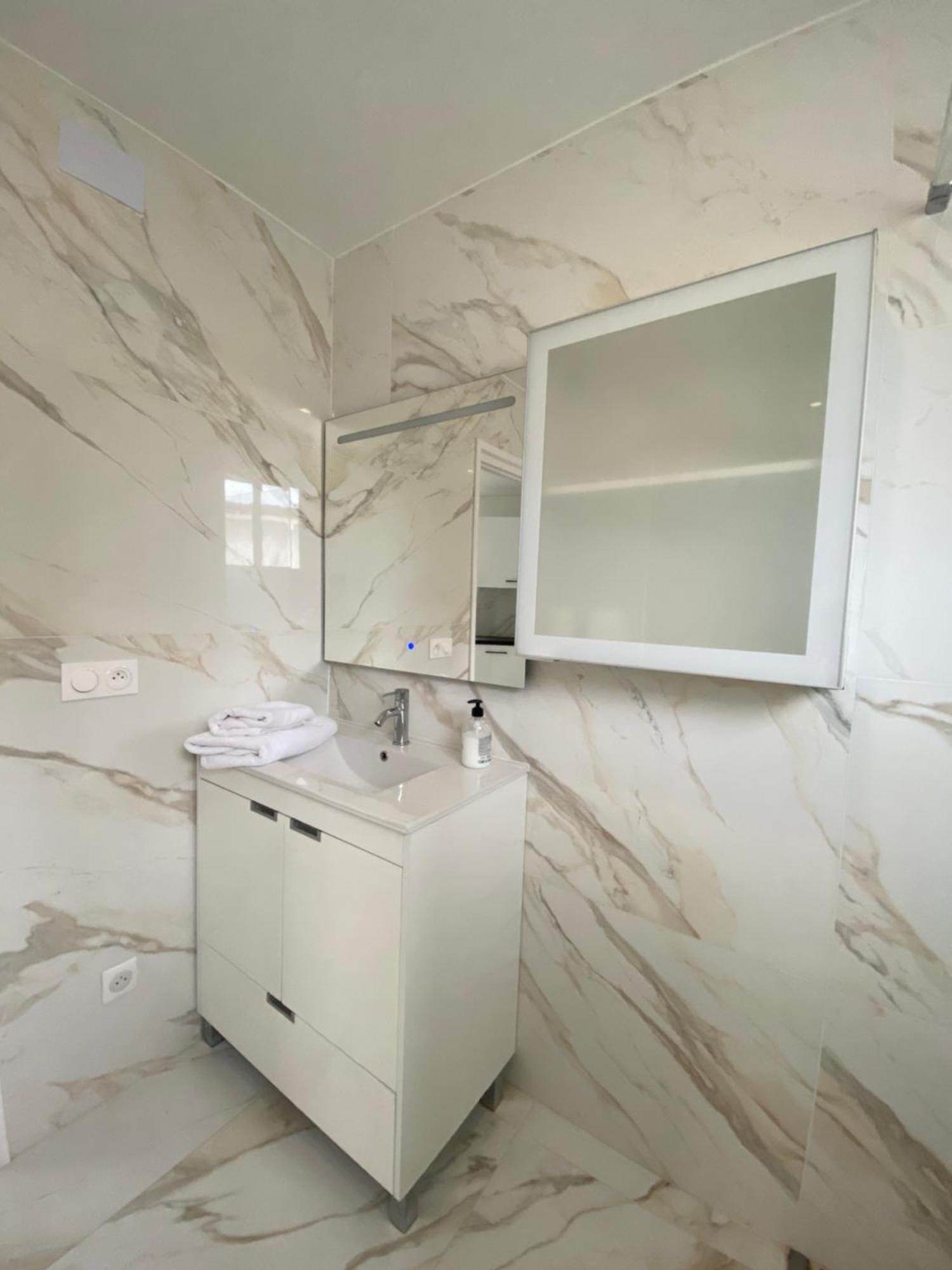 Requesens Playa Apartment เอมปูเรียบราบา ภายนอก รูปภาพ