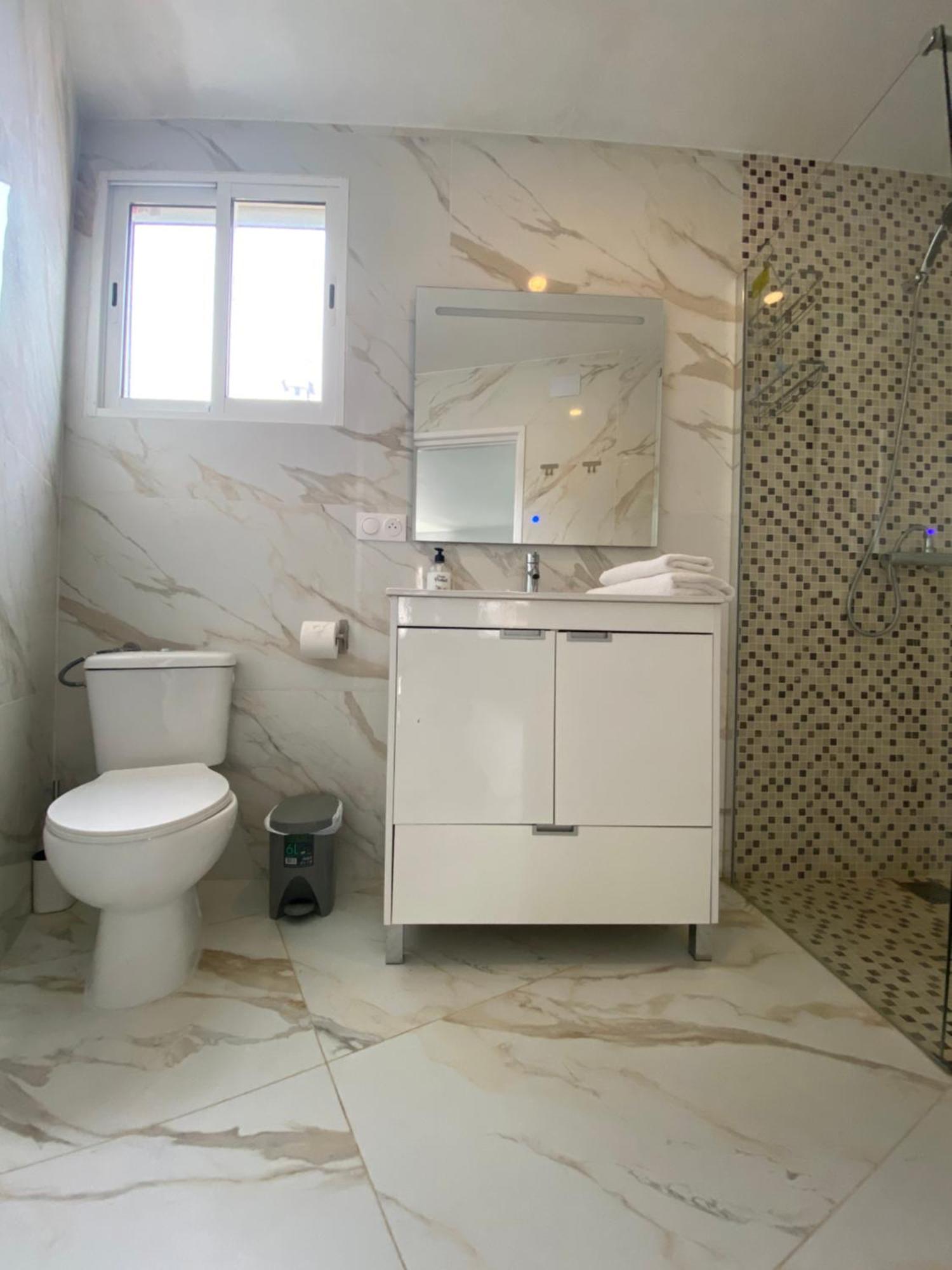 Requesens Playa Apartment เอมปูเรียบราบา ภายนอก รูปภาพ
