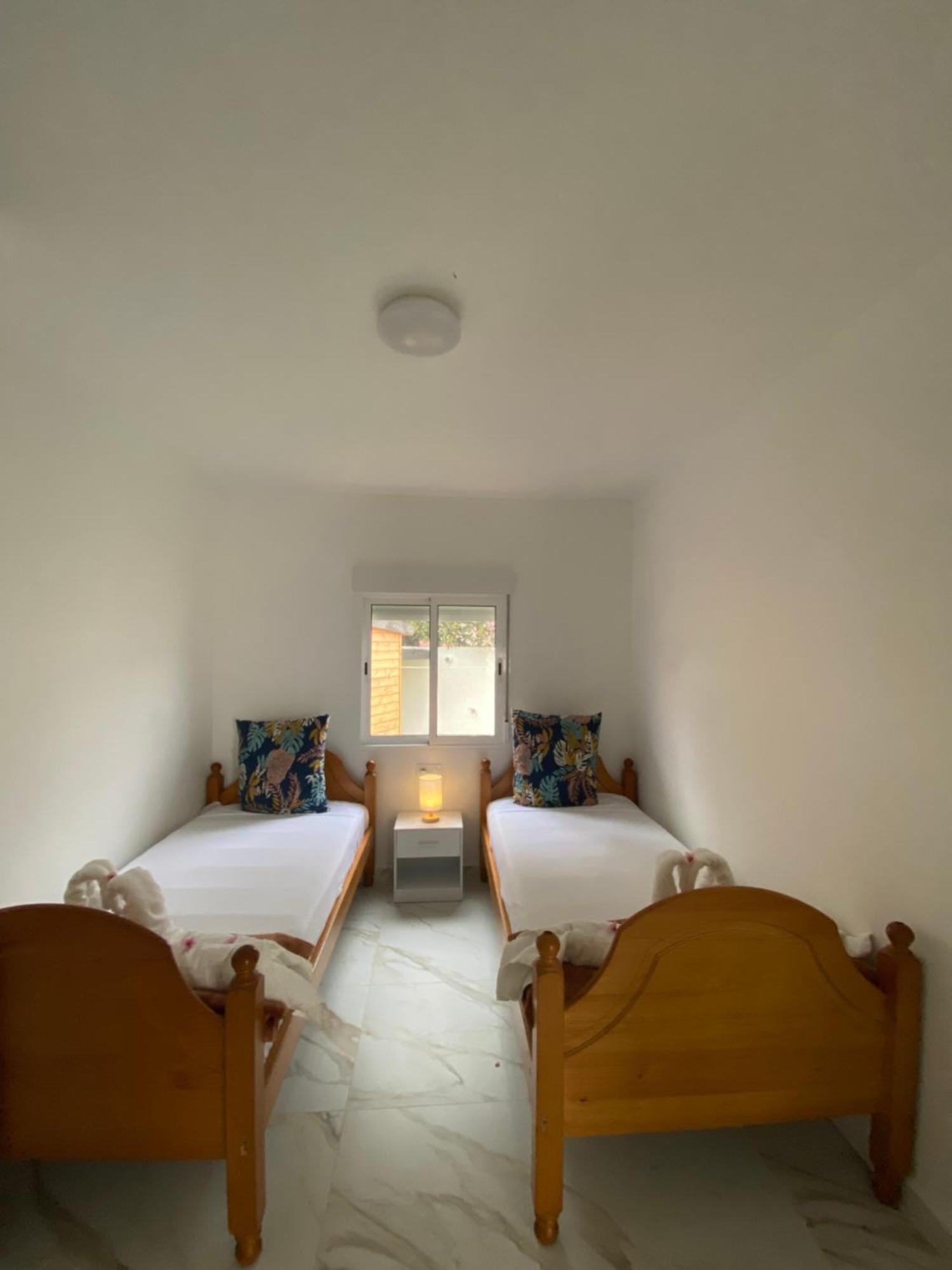 Requesens Playa Apartment เอมปูเรียบราบา ภายนอก รูปภาพ