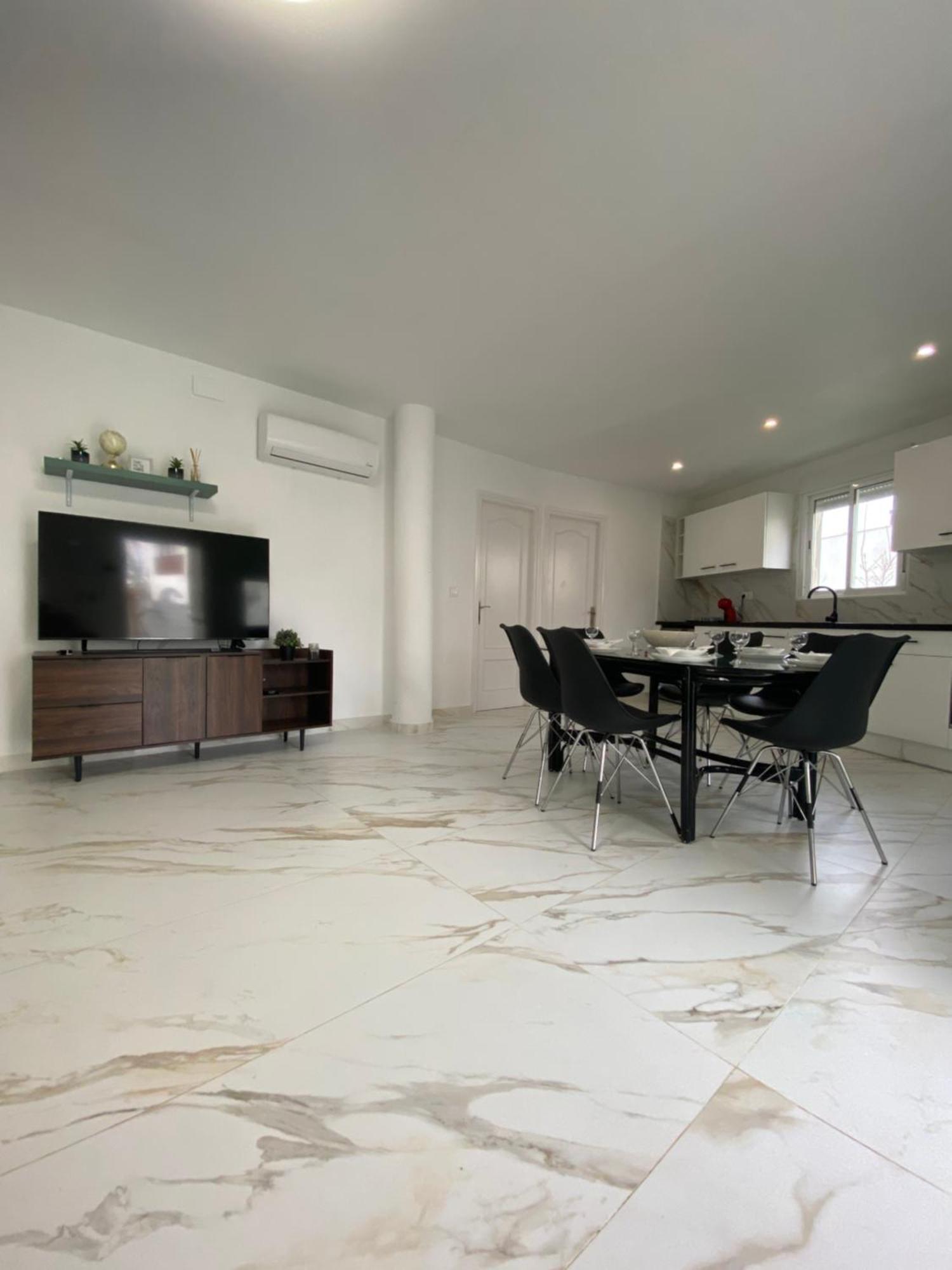 Requesens Playa Apartment เอมปูเรียบราบา ภายนอก รูปภาพ