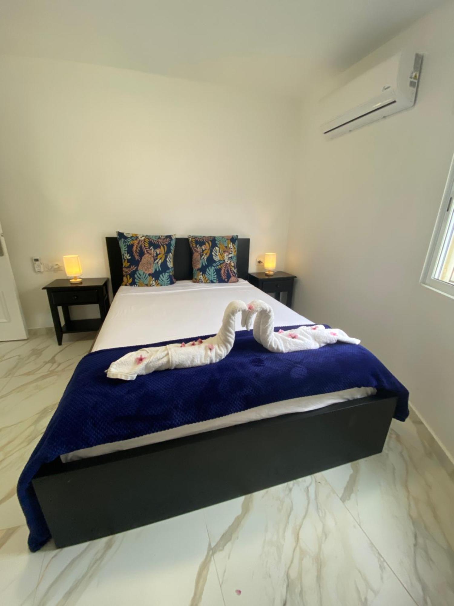 Requesens Playa Apartment เอมปูเรียบราบา ภายนอก รูปภาพ