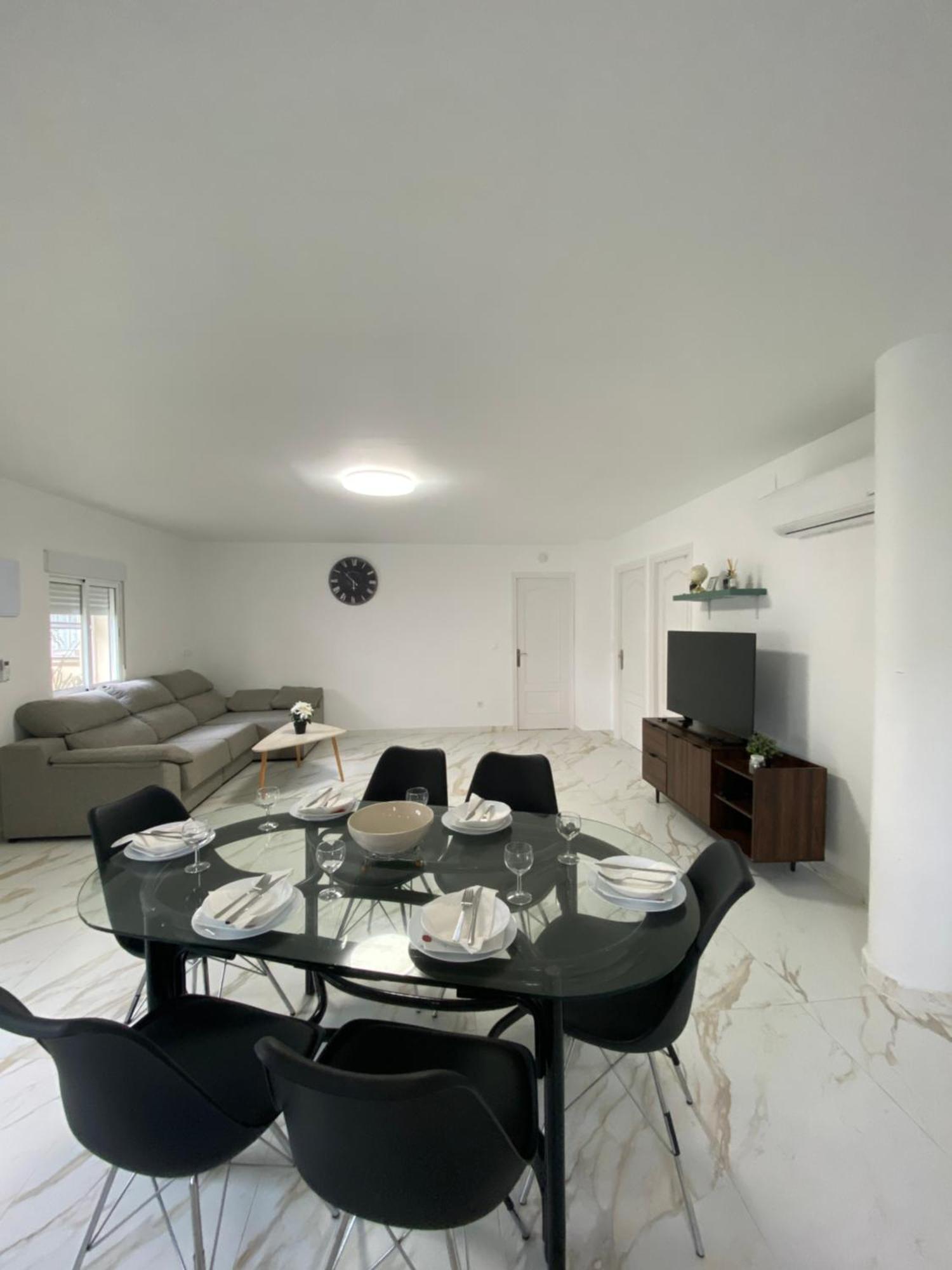 Requesens Playa Apartment เอมปูเรียบราบา ภายนอก รูปภาพ