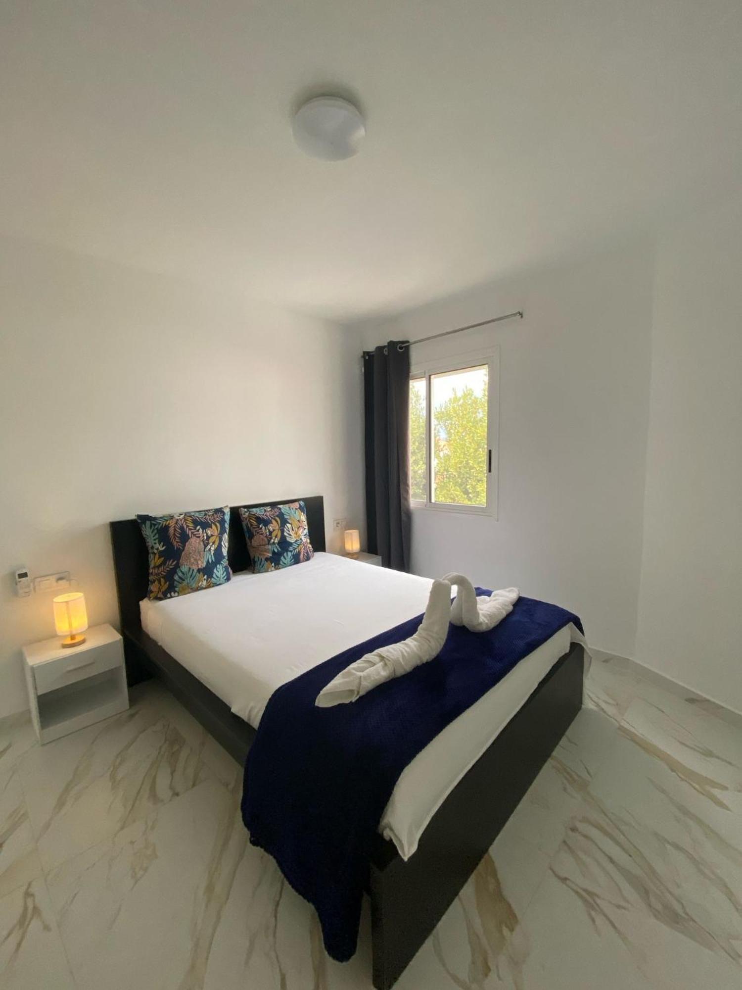 Requesens Playa Apartment เอมปูเรียบราบา ภายนอก รูปภาพ