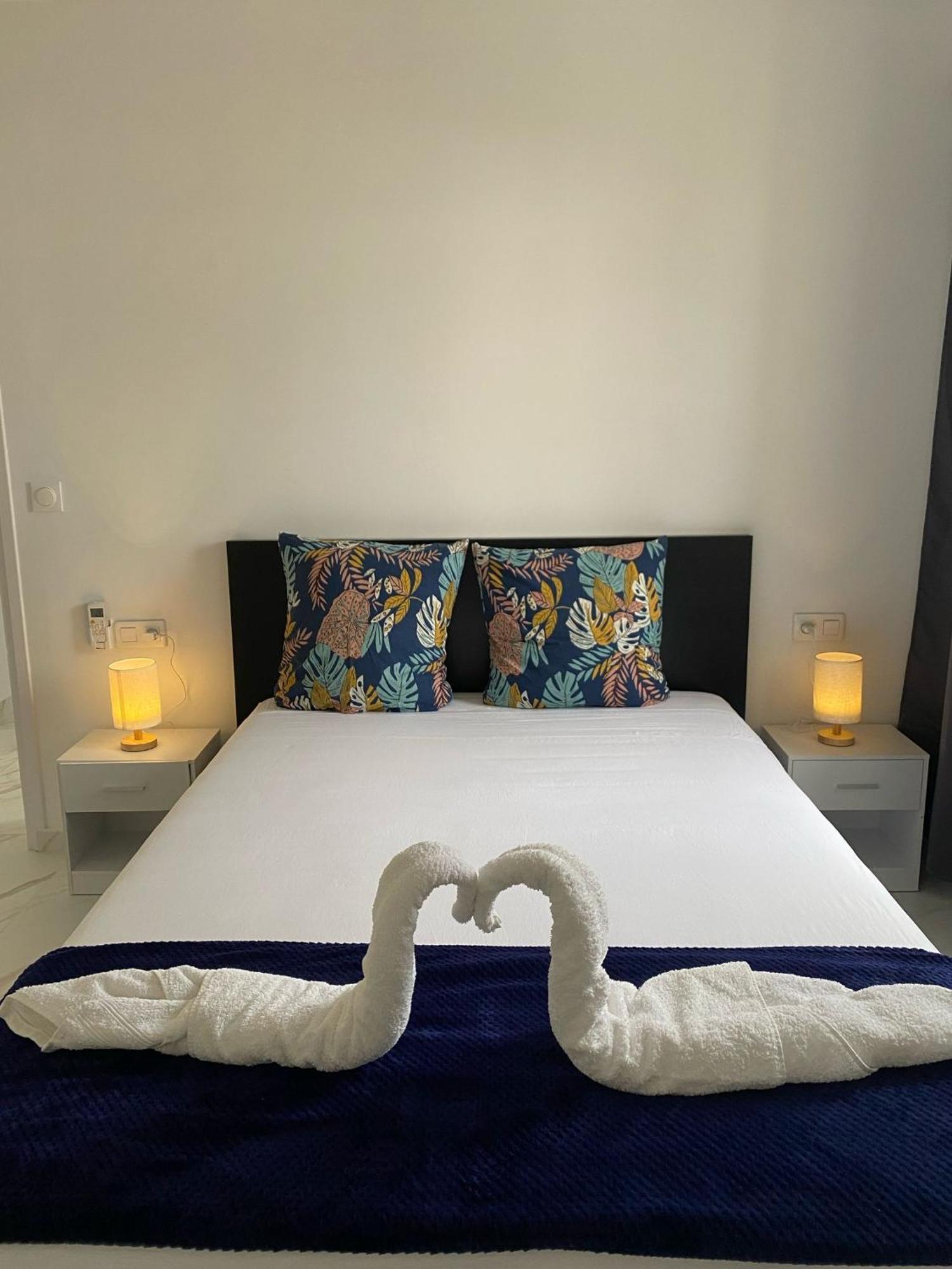 Requesens Playa Apartment เอมปูเรียบราบา ภายนอก รูปภาพ