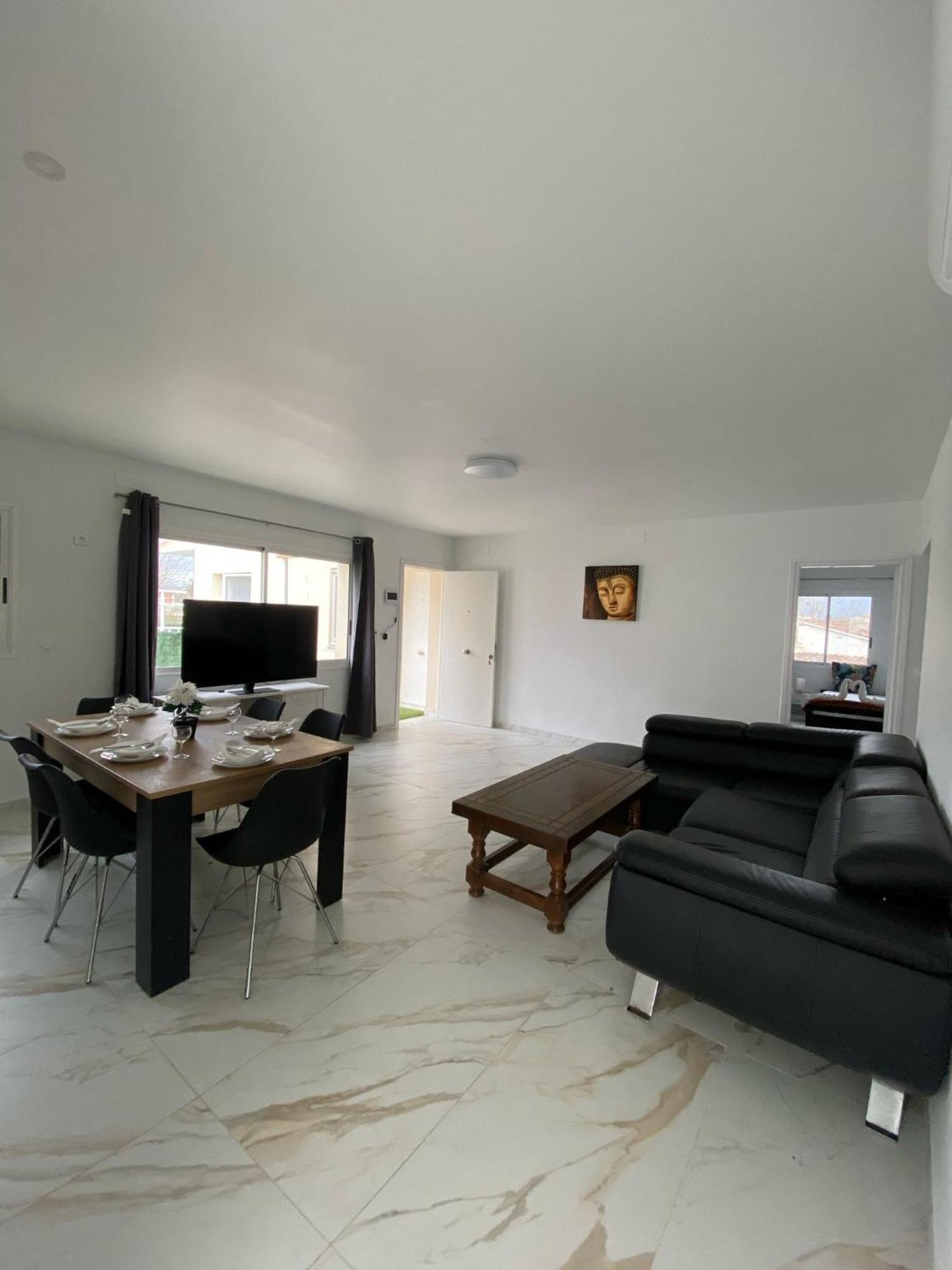 Requesens Playa Apartment เอมปูเรียบราบา ภายนอก รูปภาพ